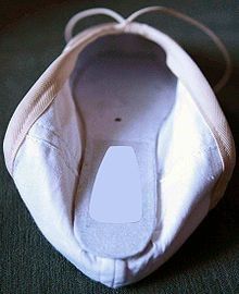 pointe-shoe-img1 pointe-shoe-img1